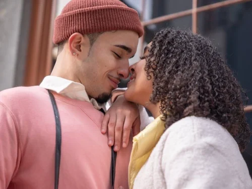 Dream Meaning of Consoling Someone You Love: Emotional Resonance and Growth