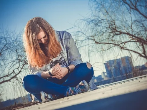 Dream Meaning of Playing a Game with a Friend: Exploring Connection and Collaboration