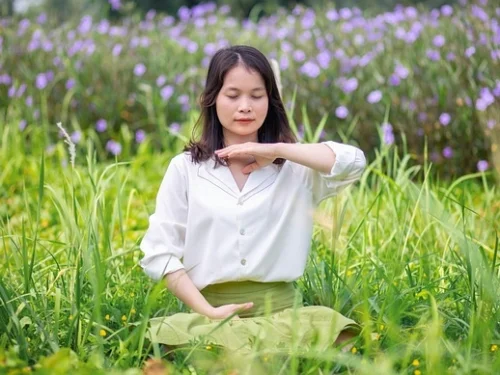 Dream Interpretation: Dreaming of Standing on the Road: Navigating Your Path