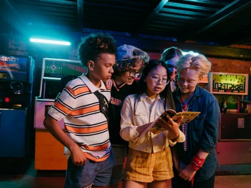 Dream Meaning: Helping a Cat Give Birth in a Dream: Nurturing New Beginnings