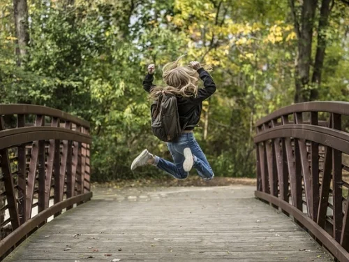 Receiving a Suit as a Gift Dream Meaning: Embracing New Authority