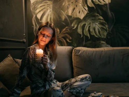 Dream Interpretation: Seeing White Sneakers in a Dream - New Paths Await