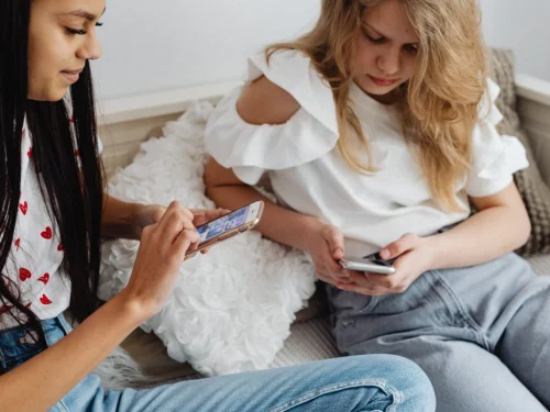 Dream Meaning: Sitting at home with a friend in a dream: Connection and Comfort